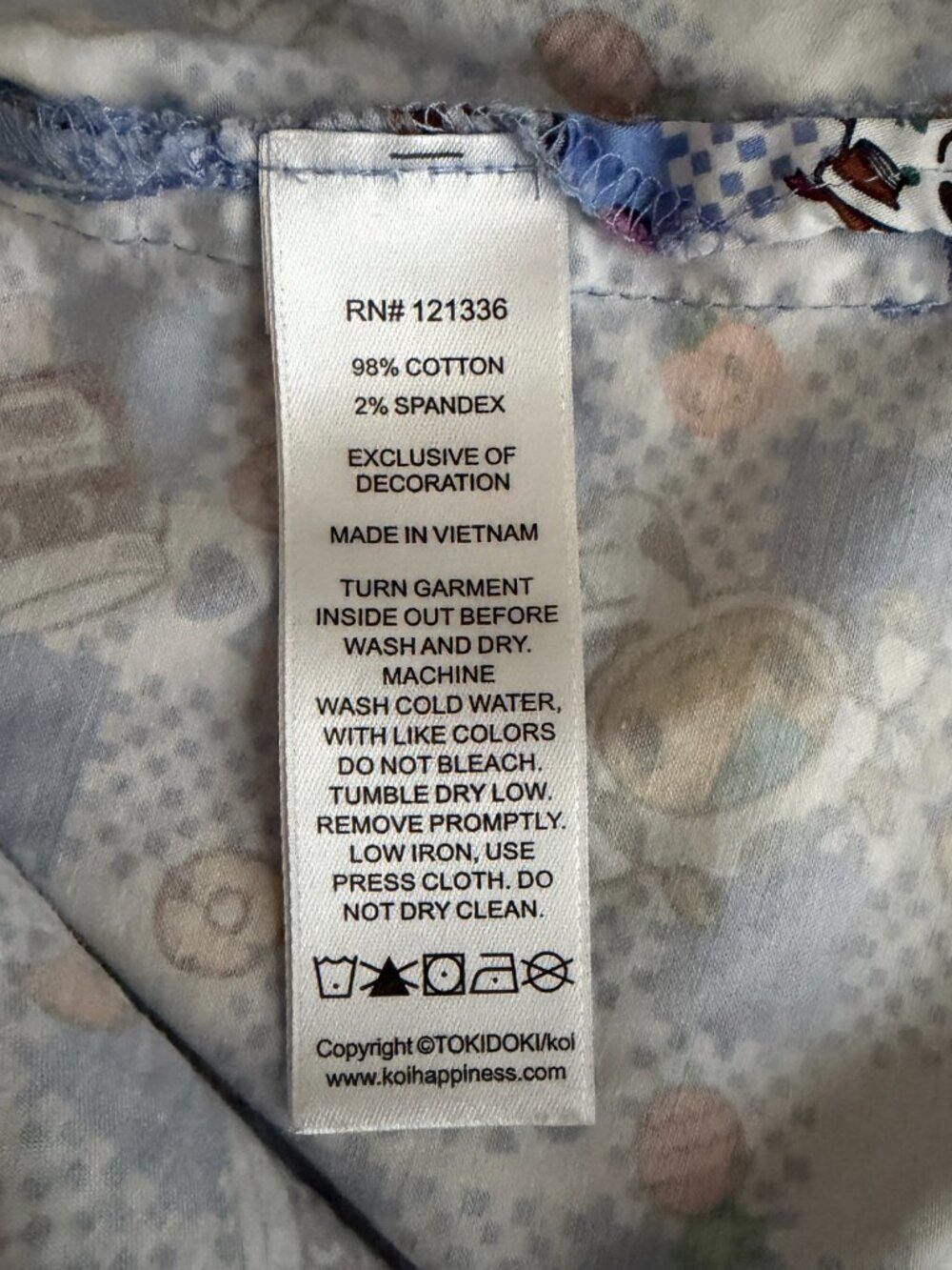 Koi Tokidoki Women L Summer Picnic Eve Scrub Top Shirt Stretch Pockets 1017TKD - Picture 7 of 7